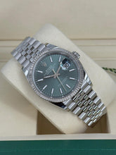 Carica l'immagine nel visualizzatore di Gallery, Rolex Datejust 36mm mint dial 126234 year 2025 full set
