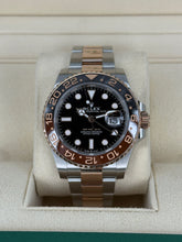 Carica l&#39;immagine nel visualizzatore di Gallery, Rolex GMT-Master II Rootbeer 126711CHNR year 2023 full set
