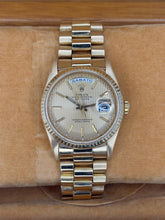 Carica l&#39;immagine nel visualizzatore di Gallery, Rolex Day-Date “president” 36mm ref. 18238 year 1992
