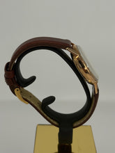 Carica l&#39;immagine nel visualizzatore di Gallery, Longines Conquest Calendar automatico in oro giallo 18 KT 35mm
