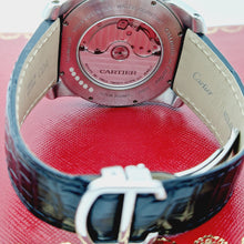Carica l&#39;immagine nel visualizzatore di Gallery, Cartier Calibre de Cartier
