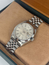 Carica l'immagine nel visualizzatore di Gallery, Rolex Datejust 36mm ref. 16200 year 1991 full set
