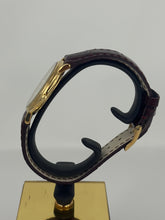 Carica l&#39;immagine nel visualizzatore di Gallery, Longines classico in oro giallo 18 KT 34mm

