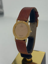 Carica l&#39;immagine nel visualizzatore di Gallery, Corum Romulus al quarzo in oro giallo 18KT 30mm
