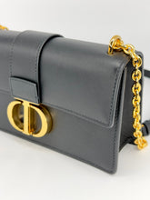 Carica l&#39;immagine nel visualizzatore di Gallery, Borsa Dior 30 Montaigne East-West con catena
