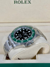 Carica l&#39;immagine nel visualizzatore di Gallery, Rolex Submariner Date Hulk 116610LV year 2020 full set NEW
