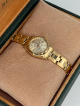 Carica l'immagine nel visualizzatore di Gallery, Rolex Lady-Datejust 26mm 18K yellow gold ref. 6916 year 1977
