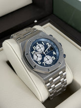 Carica l&#39;immagine nel visualizzatore di Gallery, Audemars Piguet Royal Oak Offshore Chronograph titanium ref. 25721TI.OO.1000TI.04.A year 2007 full set

