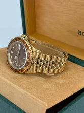 Carica l&#39;immagine nel visualizzatore di Gallery, Rolex GMT-Master II “Eye Of The Tiger” 18K yellow gold ref. 16718 year 1991 full set
