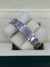 Carica l'immagine nel visualizzatore di Gallery, Rolex Oyster Perpetual 26mm ref. 176200 year 2012 full set
