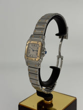 Carica l&#39;immagine nel visualizzatore di Gallery, Cartier Santos Galbée 24mm ref. 166930 al quarzo
