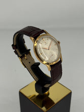 Carica l'immagine nel visualizzatore di Gallery, Omega vintage in oro giallo 18K
