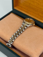 Carica l'immagine nel visualizzatore di Gallery, Rolex Lady-Datejust 26mm ref. 6917 year 1978
