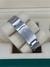 Carica l&#39;immagine nel visualizzatore di Gallery, Rolex Oyster Perpetual 36mm ref. 126000 year 2024 full set
