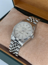 Carica l'immagine nel visualizzatore di Gallery, Rolex Datejust 36mm ref. 16234 year 1991 full set
