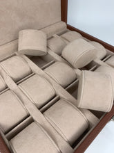 Carica l&#39;immagine nel visualizzatore di Gallery, Box luxury porta orologi Biondo 15 posti marrone
