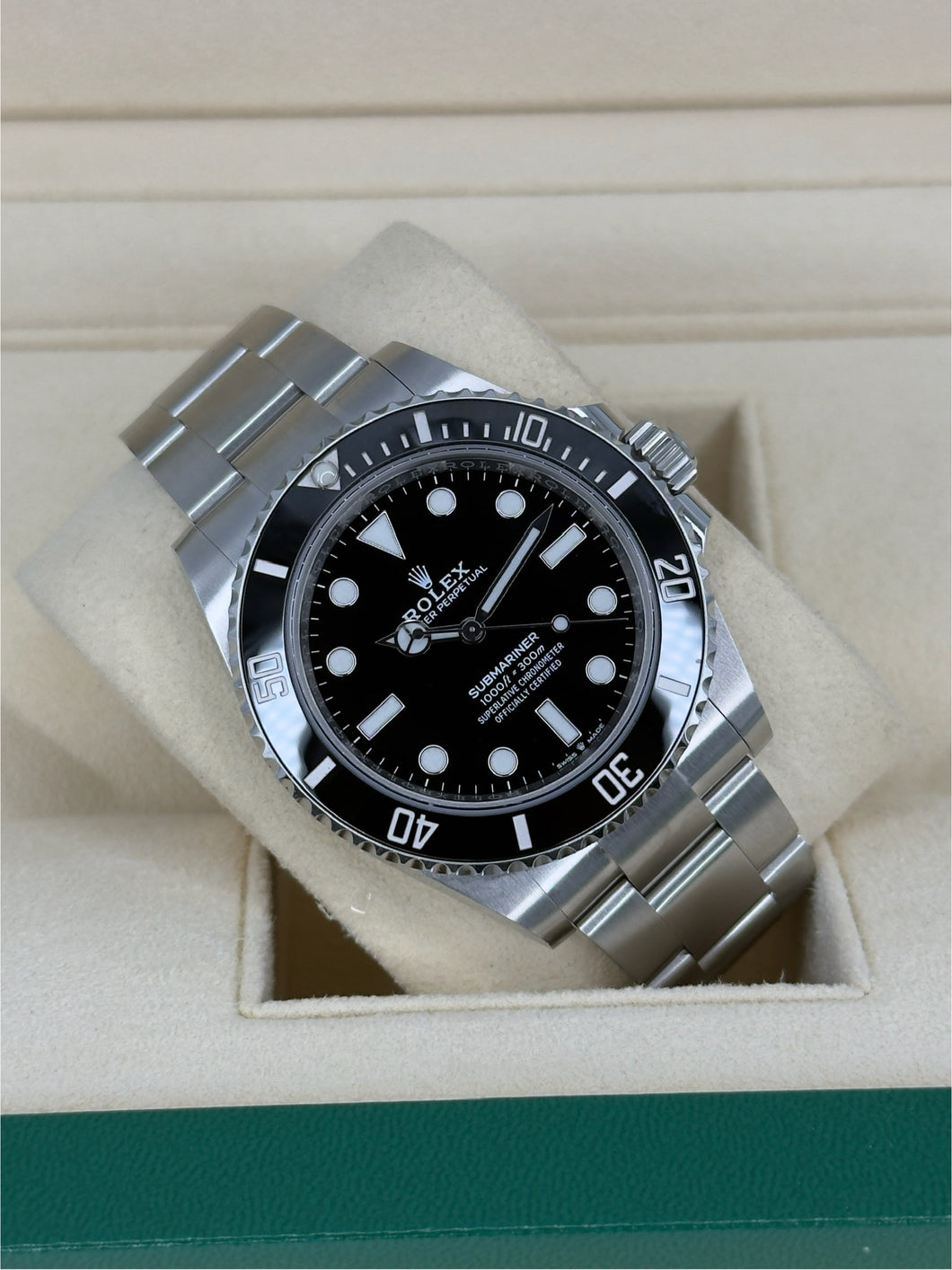 Rolex Submariner No Date 124060 year 2021 full set