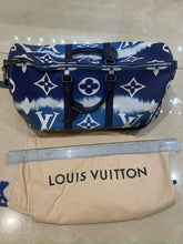 Carica l'immagine nel visualizzatore di Gallery, Louis Vuitton Keepall Bandoulière 50 LV Escale ref. M45117 summer 2020 collection
