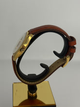 Carica l&#39;immagine nel visualizzatore di Gallery, Omega automatico Day-Date in oro giallo 18 KT 34,7mm
