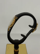 Carica l&#39;immagine nel visualizzatore di Gallery, Philip Watch classico al quarzo in oro giallo 18 KT 31mm
