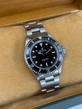 Carica l&#39;immagine nel visualizzatore di Gallery, Rolex Submariner No Date 14060 year 1991
