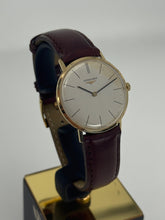 Carica l&#39;immagine nel visualizzatore di Gallery, Longines a carica manuale con cassa in oro giallo 18 KT 34mm
