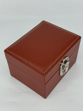 Carica l&#39;immagine nel visualizzatore di Gallery, Box luxury porta orologi Biondo 2 posti marrone
