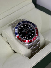 Carica l'immagine nel visualizzatore di Gallery, Rolex GMT-Master II pepsi ref. 16710 year 2005 full set
