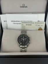 Carica l'immagine nel visualizzatore di Gallery, Omega Speedmaster moonwatch 3570.50.00 year 2000 full set
