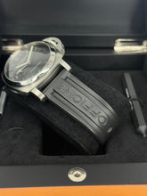 Carica l'immagine nel visualizzatore di Gallery, Panerai Luminor Marina 1950 3 Days GMT PAM00320 year 2017 full set
