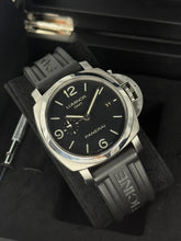 Carica l'immagine nel visualizzatore di Gallery, Panerai Luminor Marina 1950 3 Days GMT PAM00320 year 2017 full set
