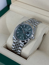 Carica l&#39;immagine nel visualizzatore di Gallery, Rolex Datejust 36mm mint green Dial ref. 126234 year 2025 full set NEW

