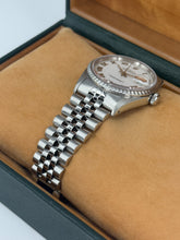 Carica l'immagine nel visualizzatore di Gallery, Rolex Datejust 36 mm ref. 16220 year 1991 full set

