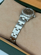 Carica l'immagine nel visualizzatore di Gallery, Rolex Oyster Perpetual 26mm ref. 67230 year 1998 full set
