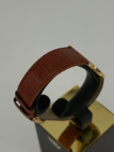 Carica l&#39;immagine nel visualizzatore di Gallery, Corum Romulus al quarzo in oro giallo 18KT 30mm
