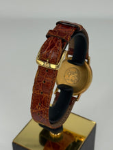 Carica l&#39;immagine nel visualizzatore di Gallery, Omega De Ville vintage in oro giallo 18KT 32mm quartz
