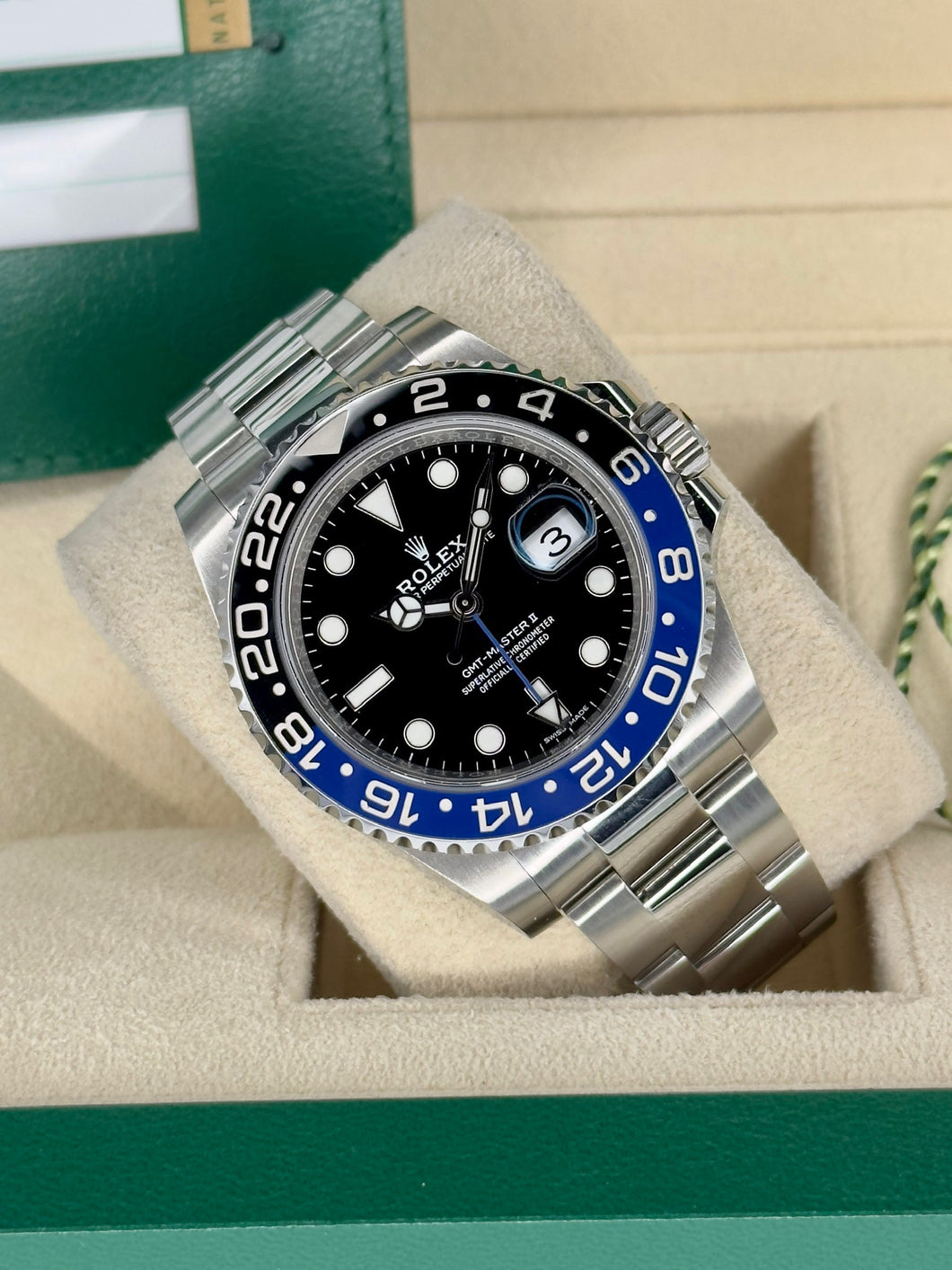 Rolex GMT-Master II “Batman” 116710BLNR year 2017 full set