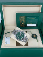 Carica l&#39;immagine nel visualizzatore di Gallery, Rolex Oyster Perpetual 41 ref. 124300 year 2025 full set LIKE NEW
