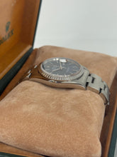 Carica l'immagine nel visualizzatore di Gallery, Rolex Datejust 36mm ref. 16220 year 2005 full set
