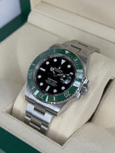 Carica l'immagine nel visualizzatore di Gallery, Rolex Submariner Date starbucks 126610LV year 2022 full set
