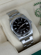 Carica l&#39;immagine nel visualizzatore di Gallery, Rolex Oyster Perpetual 36mm ref. 126000 year 2024 full set
