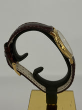 Carica l&#39;immagine nel visualizzatore di Gallery, Longines classico in oro giallo 18 KT 34mm
