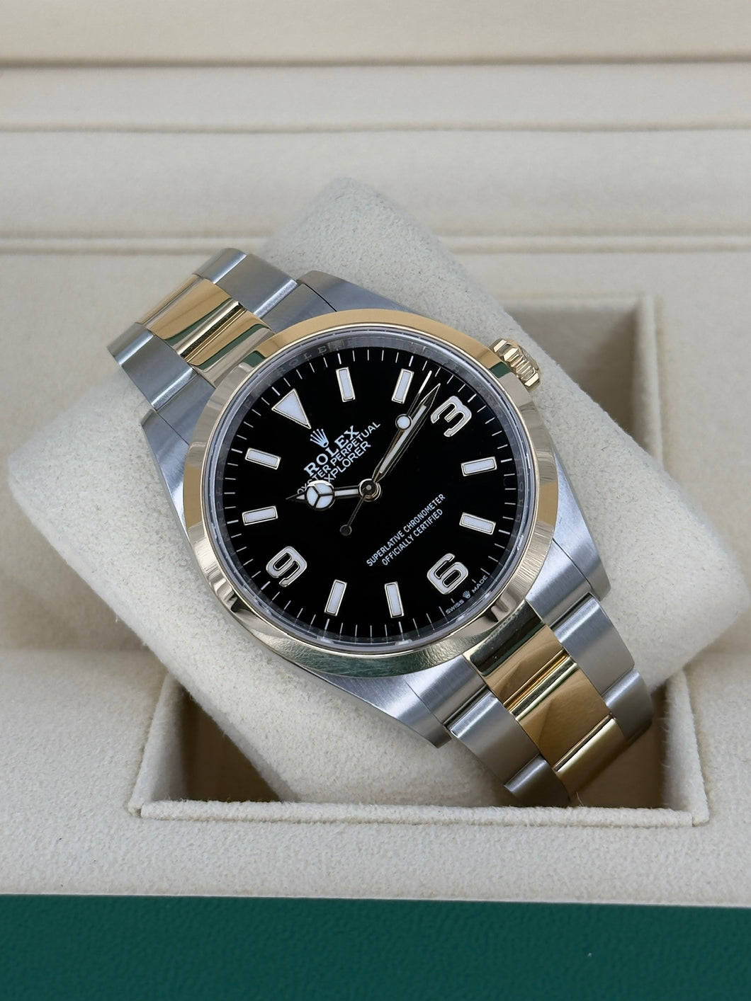 Rolex Explorer I ref. 124273 year 2022 full set