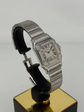 Carica l&#39;immagine nel visualizzatore di Gallery, Cartier Santos Galbée 24mm ref. 1565 al quarzo
