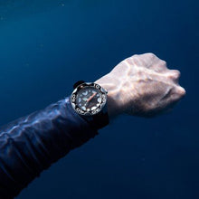 Carica l&#39;immagine nel visualizzatore di Gallery, Citizen Promaster Diver&#39;s Eco Drive 200 mt &quot;Orca&quot; BN0230-04E
