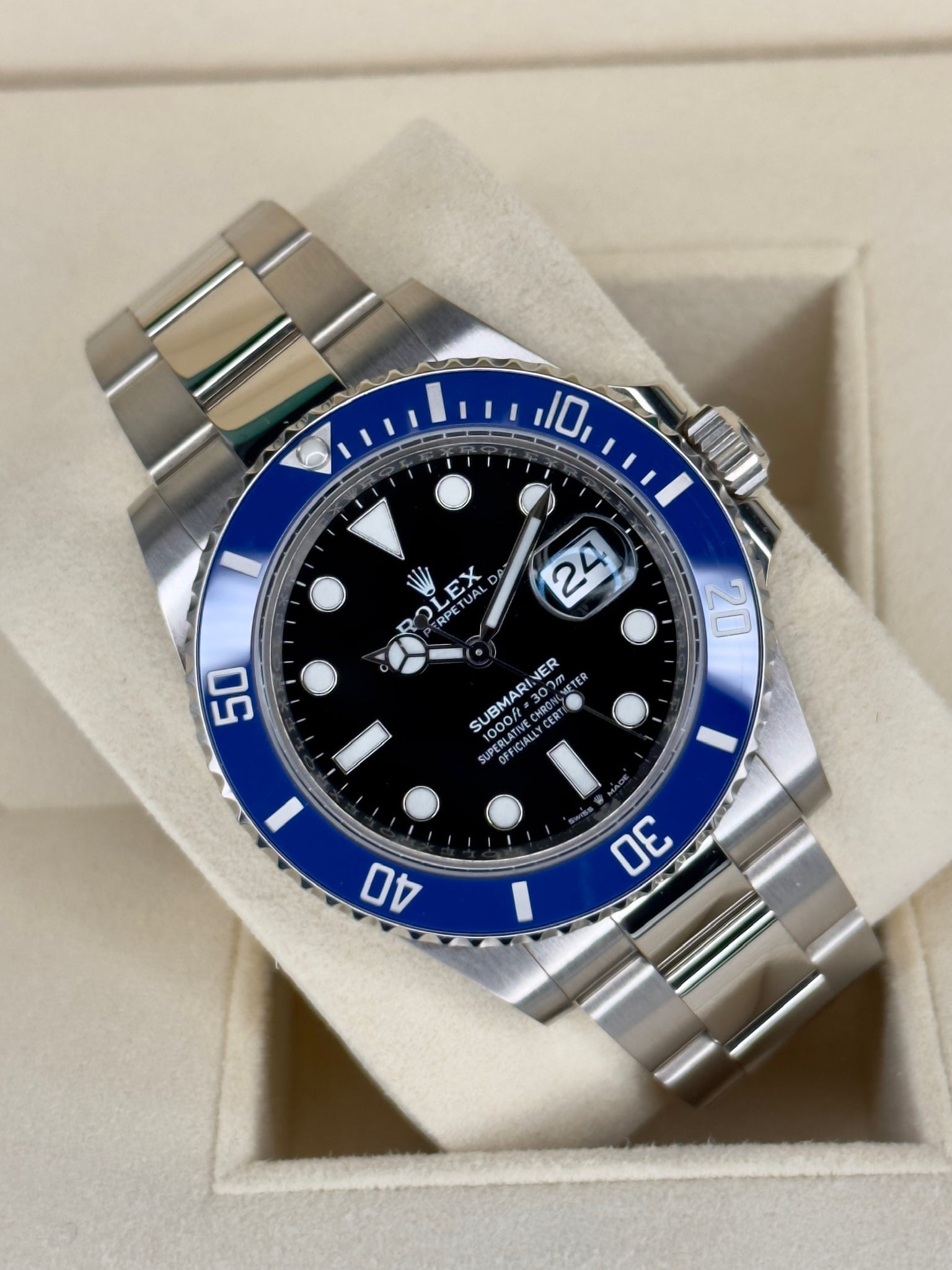 Rolex Submariner Date 126619LB 18k white gold year 2022 full set