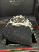Carica l'immagine nel visualizzatore di Gallery, Tag Heuer Acquaracer calibre 5 500M ref. WAJ2110 year 2012 full set
