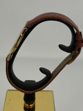 Carica l&#39;immagine nel visualizzatore di Gallery, Corum Romulus al quarzo in oro giallo 18KT 30mm

