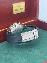 Carica l'immagine nel visualizzatore di Gallery, Rolex Daytona 18k white gold ref. 16519 year 1998
