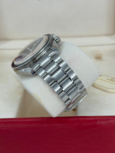 Carica l'immagine nel visualizzatore di Gallery, Omega Speedmaster Professional Moonwatch ref. 35705000 year 2005 full set
